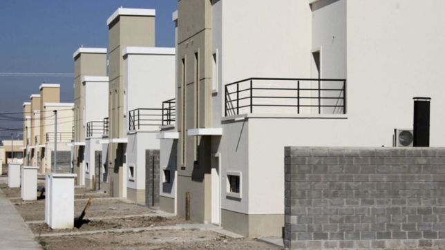 alarma en un barrio procrear de la plata por la ola de robos: la policia no da respuesta