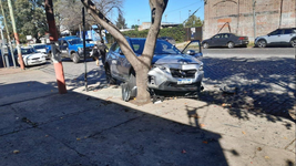 un choque en cadena entre dos autos y un patrullero en la plata termino con dos hospitalizados un choque en cadena entre dos autos y un patrullero en la plata termino con dos hospitalizados