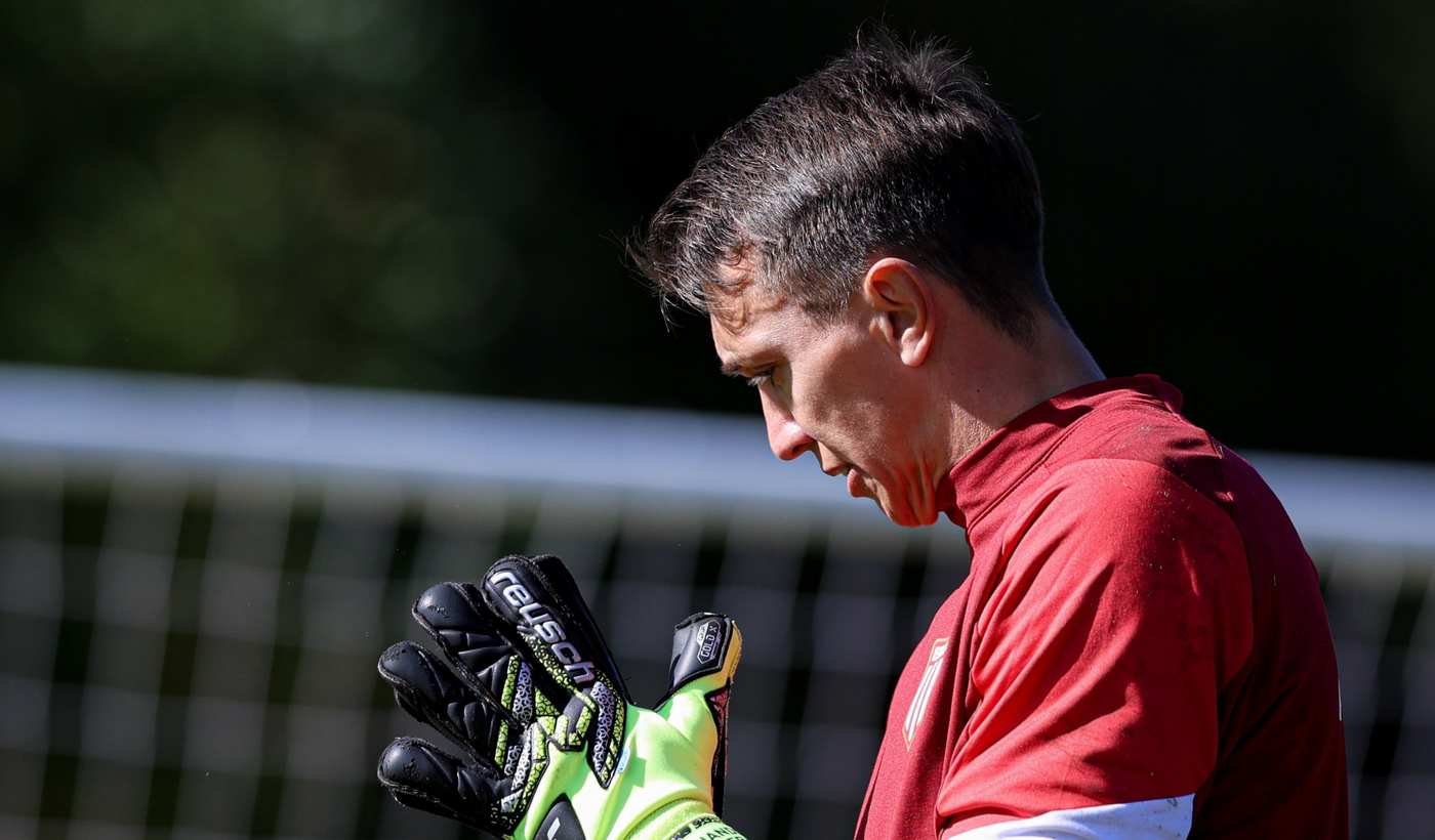 Estudiantes entrenamiento Muslera