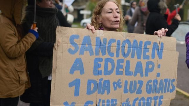 julio garro: seria una locura que los vecinos tengan que pagar la factura de edelap a fin de mes