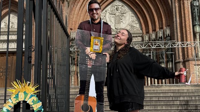 el inesperado cruce de una estudiante de la unlp con el cantante de no te va gustar en su recibida