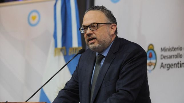 alberto fernandez echo al ministro de desarrollo productivo matias kulfas