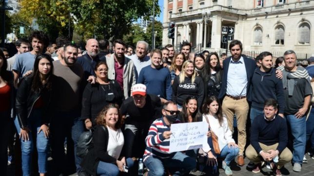 vecinos concentraron frente a tribunales contra el fallo por la megatoma de los hornos