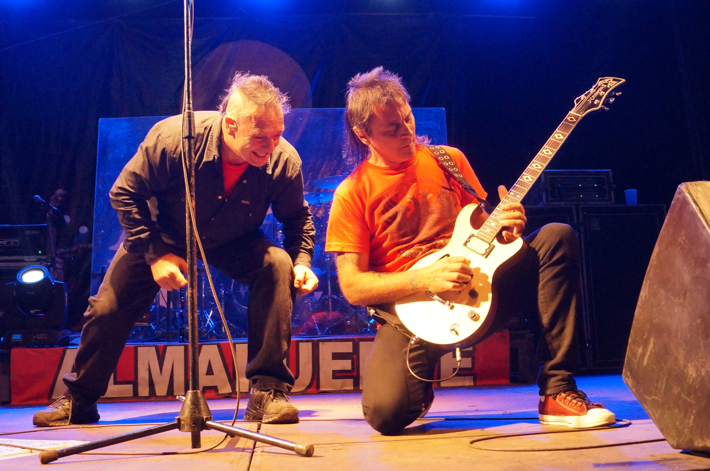 Ricardio Iorio junto a Claudio Marciello en un escenario de Misiones.