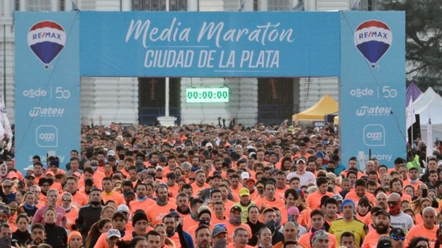 mas de 3.000 corredores coparon la media maraton la plata