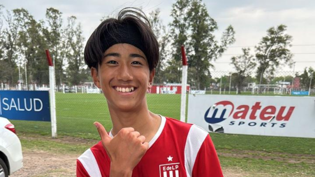 la particular vida del juvenil del pincha nacido en japon que entrena y estudia en la plata