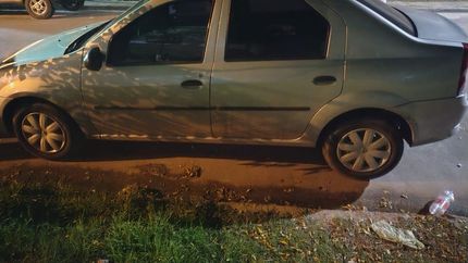 Manejaba borracho, le gritaba obscenidades a la gente y cayó tras un control policial