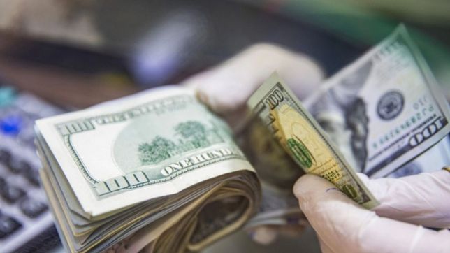 el gobierno prepara nuevas medidas economicas e implementara un dolar para los extranjeros