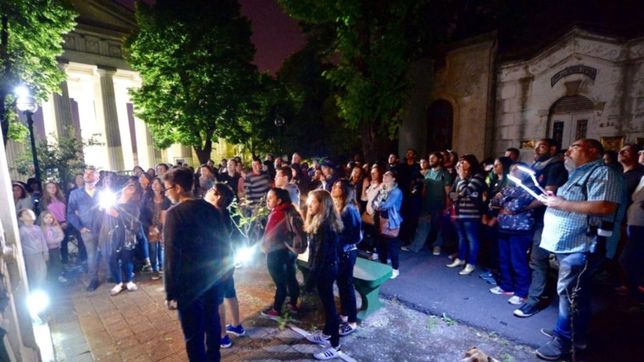 de noche y en el cementerio, llega una nueva visita guiada sobre masoneria en la plata