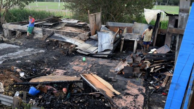 discusion, encendedor y linchamiento: la trama detras del incendio en el barrio cabezas