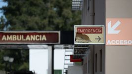 atropello a un motociclista, lo mando al hospital y escapo atropello a un motociclista, lo mando al hospital y escapo