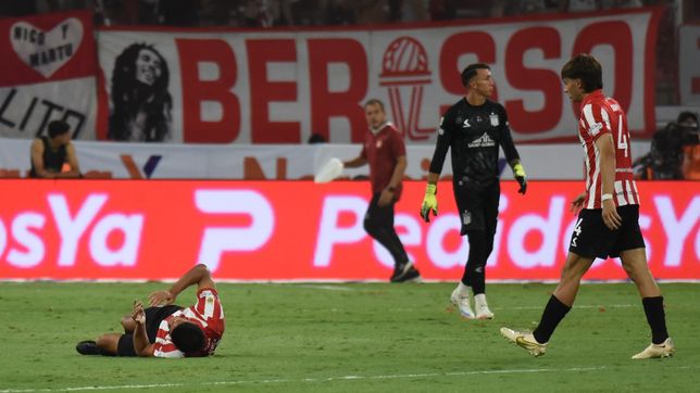 ¿era roja para maravilla martinez? estudiantes pidio expulsion por un codazo a nunez