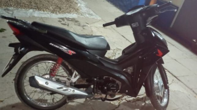 salvaje asalto en la region: le pego con un cano galvanizado a un repartidor para robarle