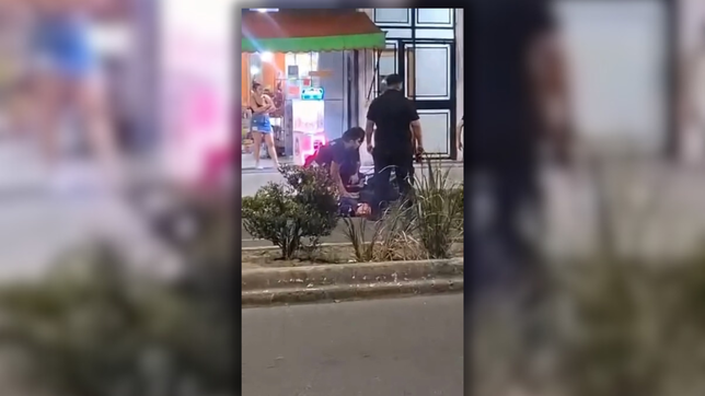escandalo y versiones cruzadas en medio de un control de transito en pleno centro