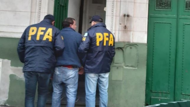 amenazo con asesinar a su familia, escapo de su casa y cayo tras estar un ano profugo