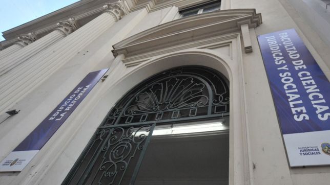 un exjuez ligado a la dictadura iba a ser jurado en la facultad de derecho pero lo removieron