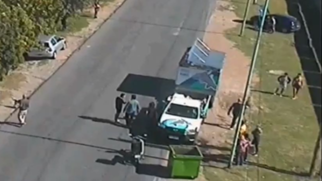 video: asi fue el conflicto por los desechos de una pescaderia ambulante en ensenada