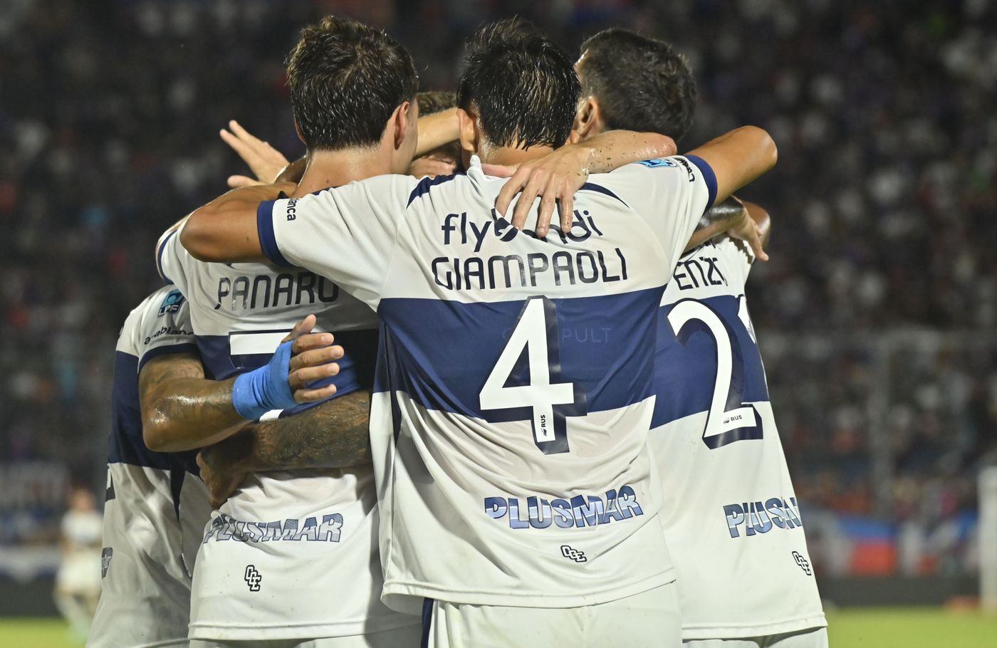 Tigre Gimnasia festejo gol Martínez (2)