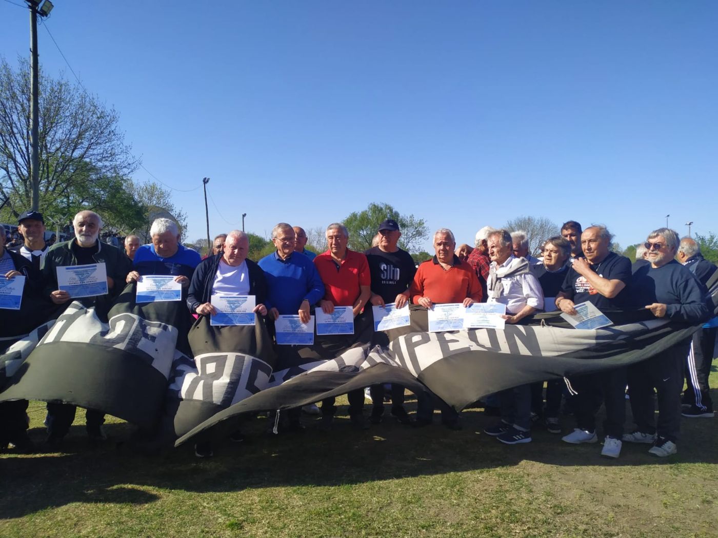 Homenaje Liga Amateur Platense Estrella de Berisso 2.jpg