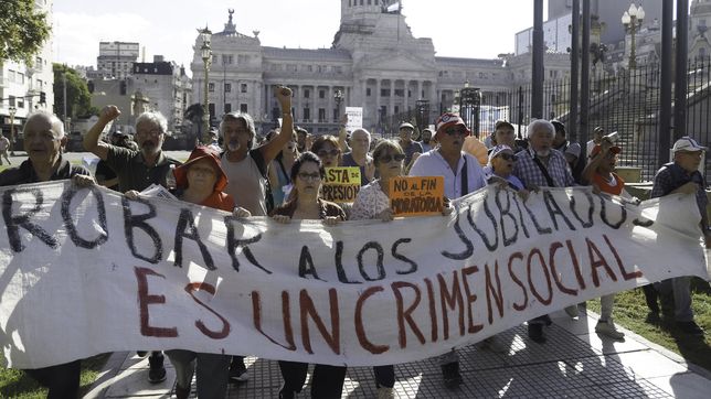 los jubilados vuelven a marchar este miercoles en el congreso