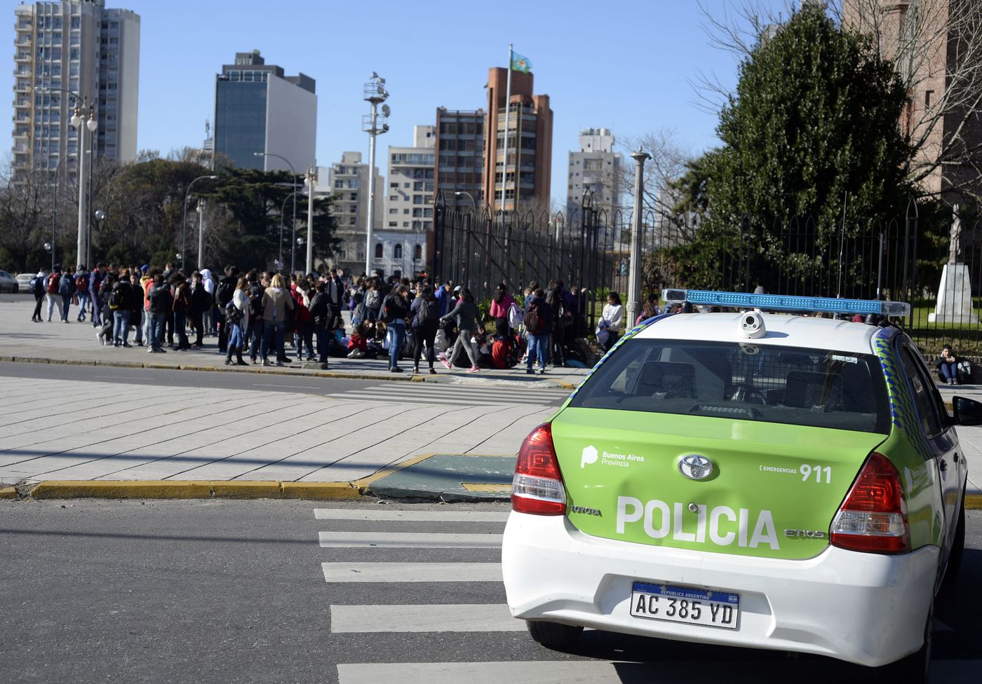 Bomba normal uno policia (1).JPG