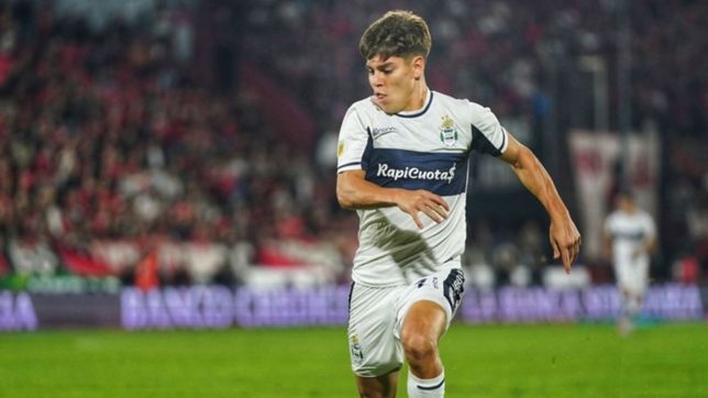 gimnasia comenzo ganando, se durmio y newells se lo empato