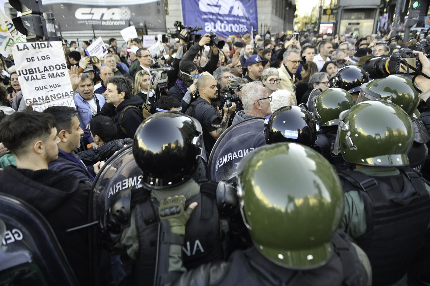 Incidentes en el Congreso 2.jpg