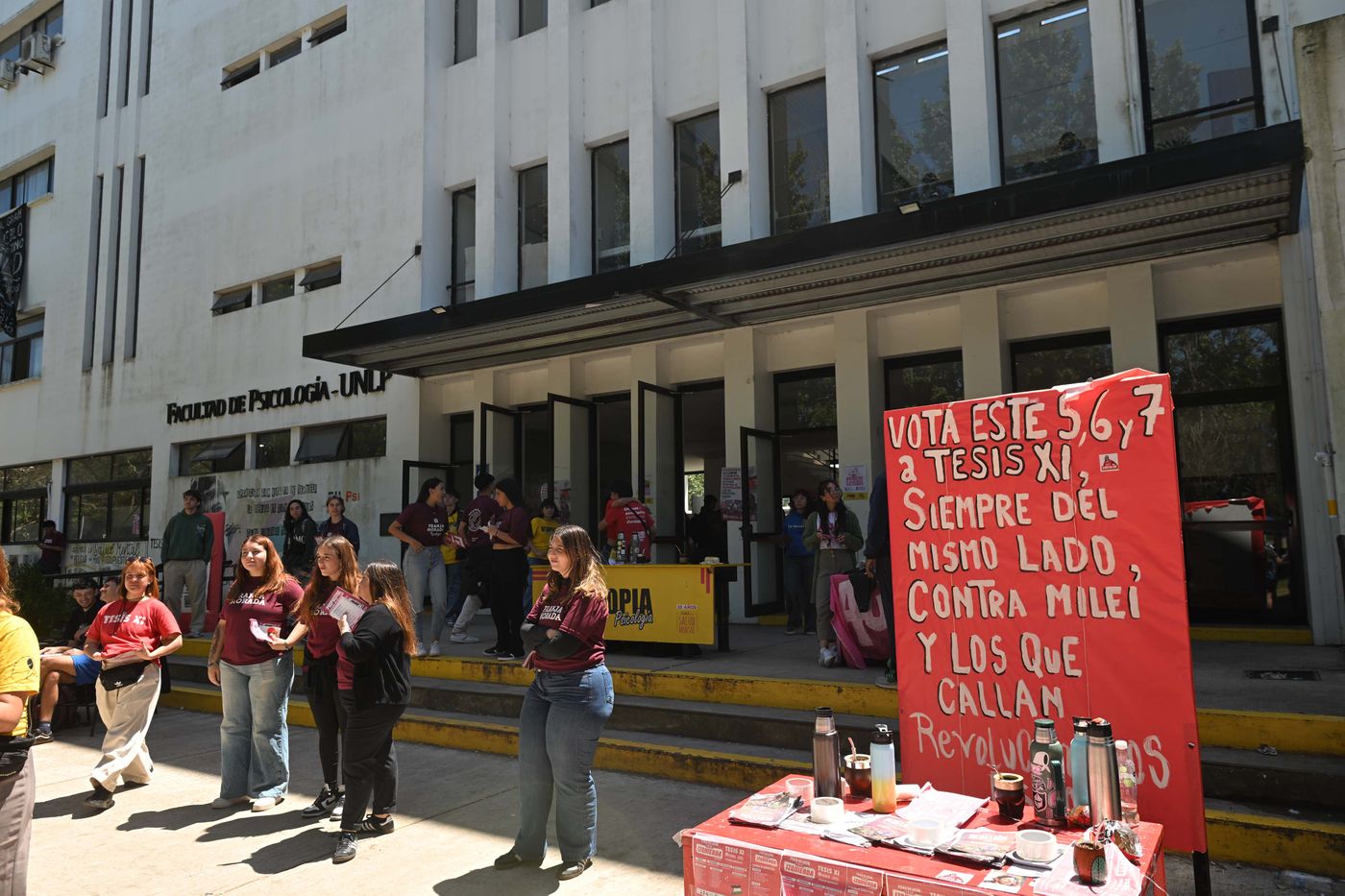 Elecciones estudiantiles en la UNLP 2025 Facultad de Psicología (8)