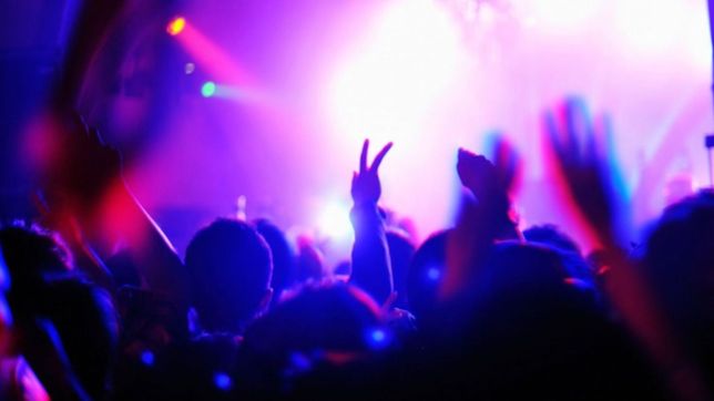 cambia el horario para el ingreso, el cierre y la venta de alcohol en todos los boliches