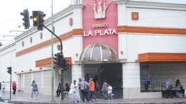 incidentes con dos trapitos en la puerta del bingo de la plata incidentes con dos trapitos en la puerta del bingo de la plata