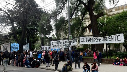 Realizaron una olla popular en la UNLP bajo el lema El hambre es urgente
