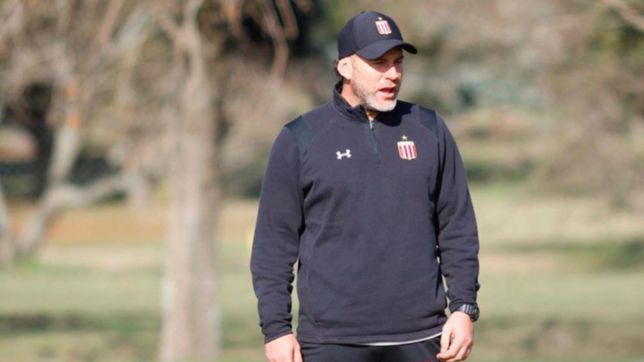 estudiantes hizo futbol contra la reserva del chavo desabato