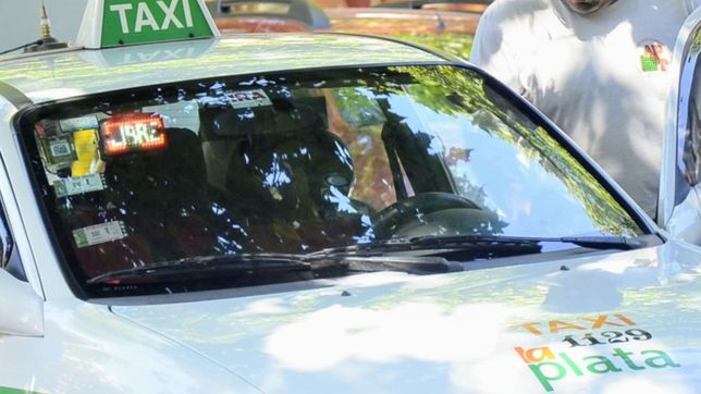 el taxista apunalado en san carlos sufrio un paro mientras lo operaban y sigue grave