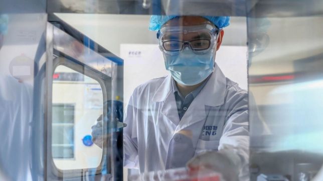 la virologa que huyo de china conto por que el coronavirus ?salio de un laboratorio?