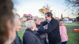 la municipalidad sumo un nuevo parque en la plata con senderos, luces led y nuevos juegos la municipalidad sumo un nuevo parque en la plata con senderos, luces led y nuevos juegos