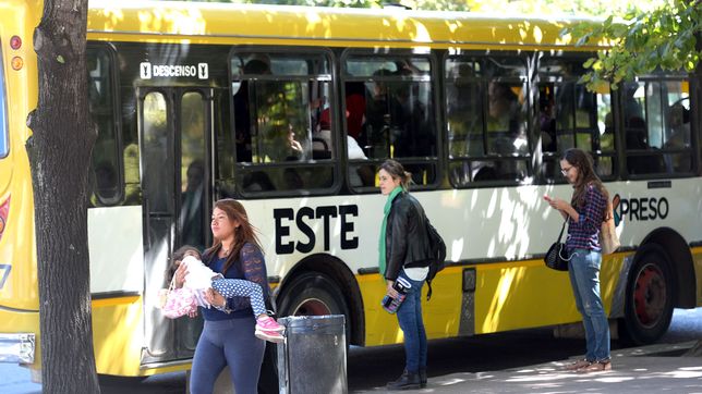 obligan a aumentar la frecuencia de micros a una localidad que estaba casi aislada