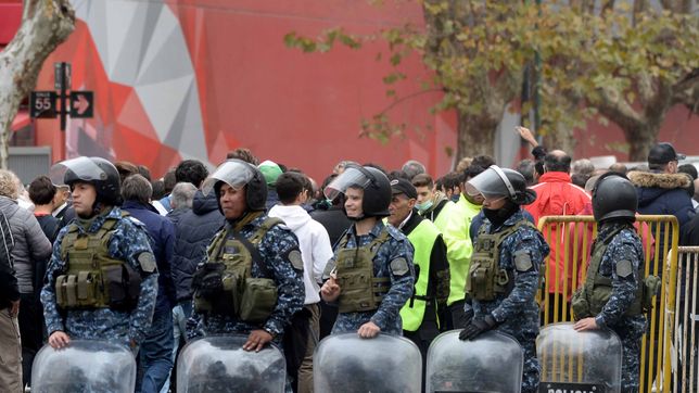 con 500 agentes, asi sera el operativo de seguridad para el cruce del pincha y el lobo