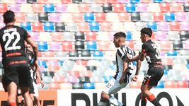 sin pizza ni champagne, estudiantes juega como en los 90 sin pizza ni champagne, estudiantes juega como en los 90