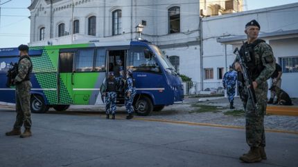 Los rugbiers recibieron la última visita de sus familiares antes del veredicto