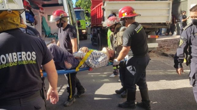 tension en el centro de la plata: se derrumbo una construccion y un obrero resulto herido