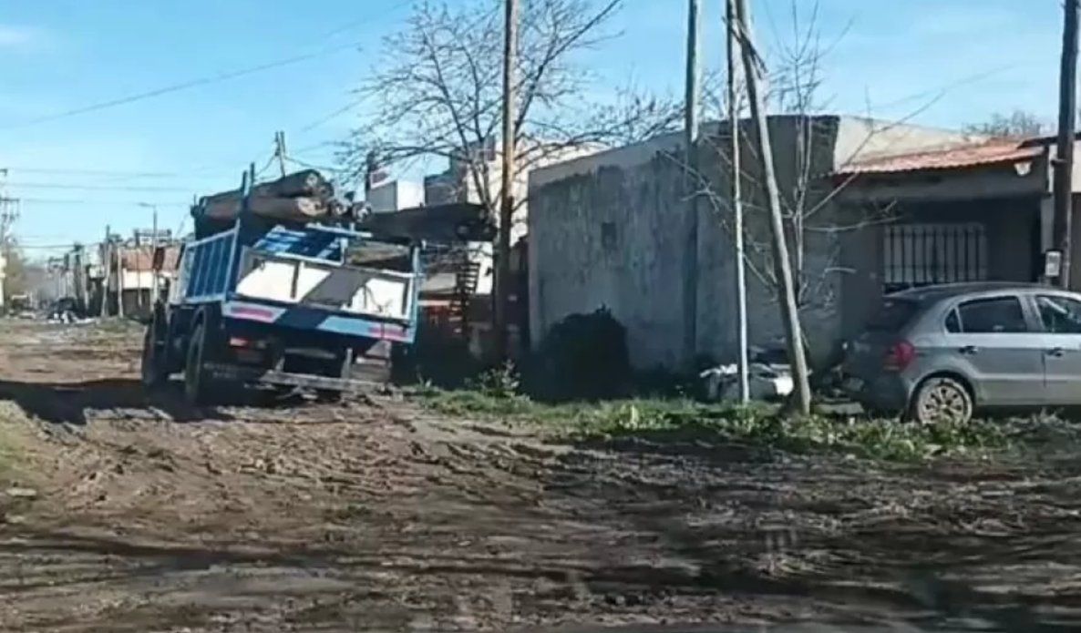 camión de telecentro encajado berisso
