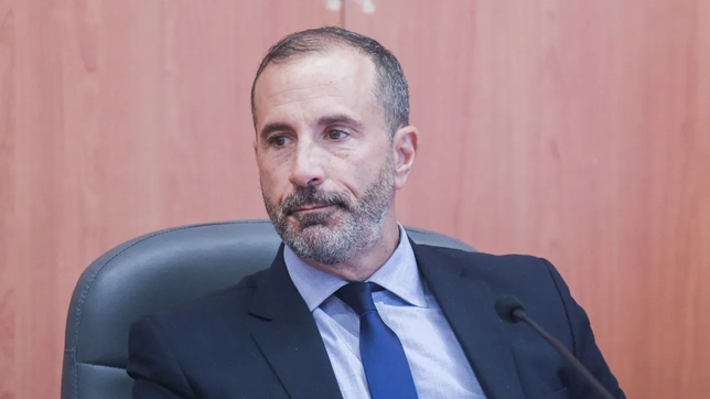 el juez que debia resolver sobre cristina kirchner se toma licencia y sera reemplazado