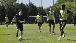 ¿quien es spreen, el famoso streamer que debuto en deportivo riestra? ¿quien es spreen, el famoso streamer que debuto en deportivo riestra?