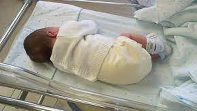 una medica pediatra se robo una beba recien nacida de un hospital, la detuvieron y dio una insolita excusa