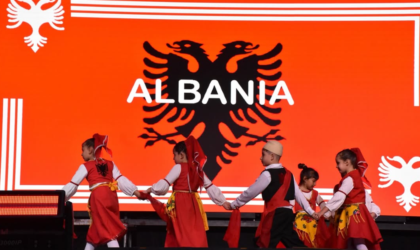 Comenzó la actividad en el escenario de la Fiesta Provincial del Inmigrante.