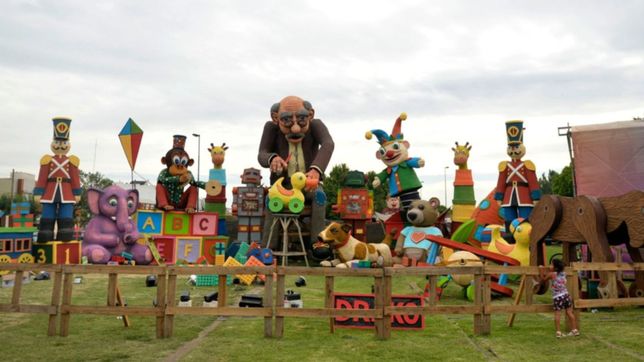 gaam drako anuncio que no hara su historico muneco de fin de ano: nos gano el desaliento