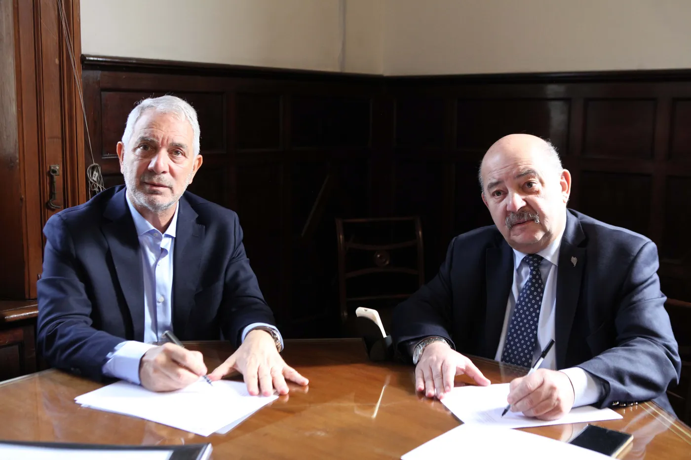 El intendente Julio Alak firmó un acta acuerdo con las autoridades de la UNLP para mejorar la infraestructura de La Plata, entre otros objetivos.