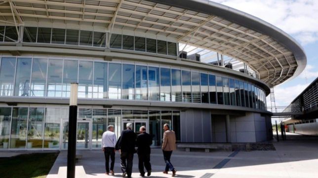 la unlp e ypf se unen para desarrollar proyectos en energias renovables en ytec