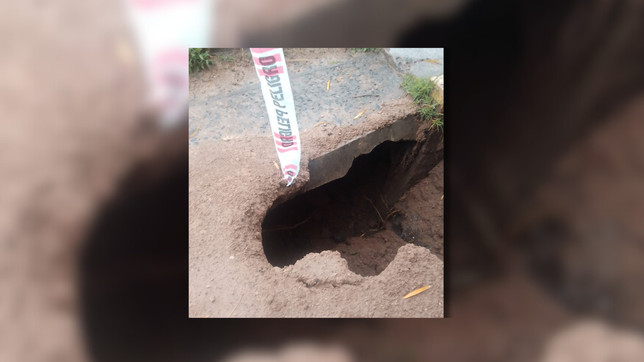 vecinos de berisso en alerta por un gran socavon en el puente de la 66 que conecta con la plata