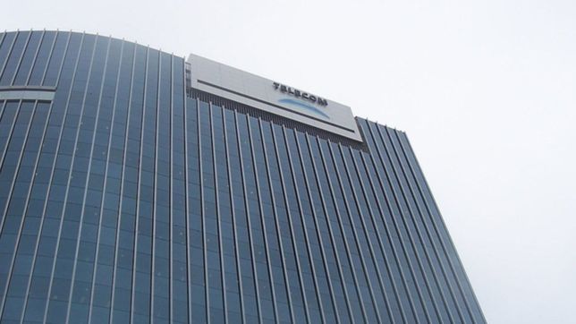 la empresa telecom debera indemnizar a una usuaria que realizo 105 reclamos
